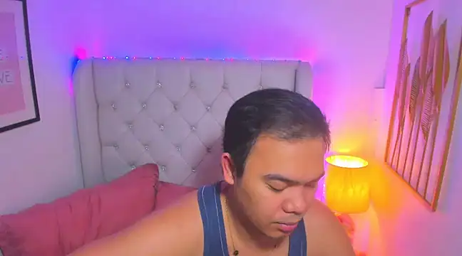 Snapshot of AsianZero chatting on 03.11.25 AsianZero online show from 03.11.25