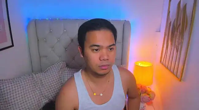 Snapshot of AsianZero chatting on 03.15.25 AsianZero online show from 03.15.25