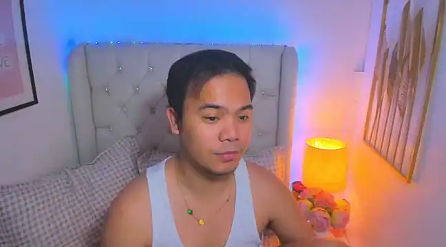 Snapshot of AsianZero chatting on 03.15.25 AsianZero online show from 03.15.25