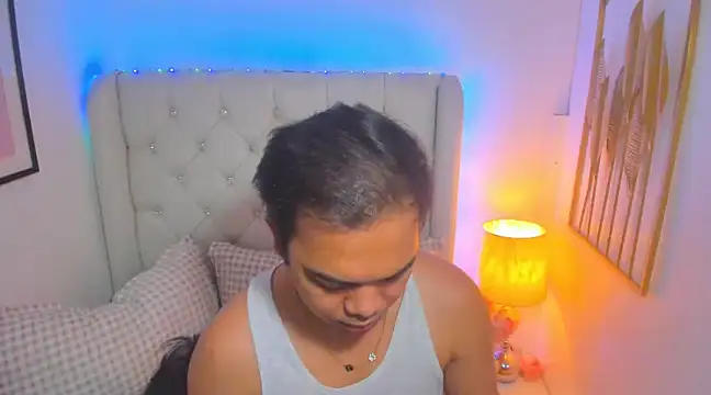 Snapshot of AsianZero chatting on 03.16.25 AsianZero online show from 03.16.25