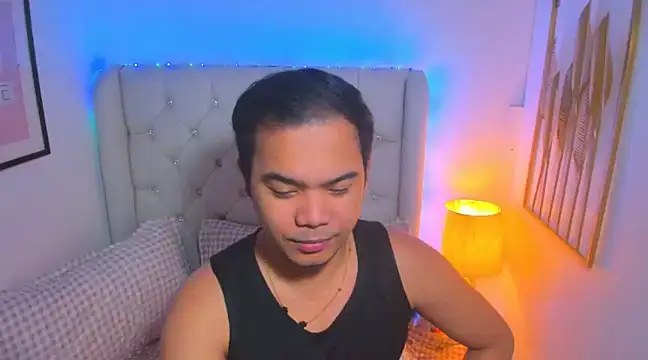 Snapshot of AsianZero chatting on 03.16.25 AsianZero online show from 03.16.25