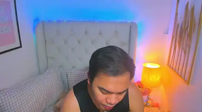 Snapshot of AsianZero chatting on 03.16.25 AsianZero online show from 03.16.25