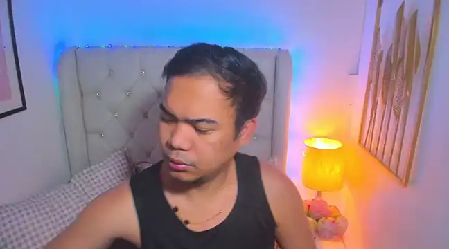 Snapshot of AsianZero chatting on 03.17.25 AsianZero online show from 03.17.25