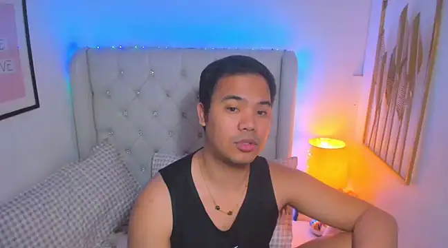 Snapshot of AsianZero chatting on 03.17.25 AsianZero online show from 03.17.25