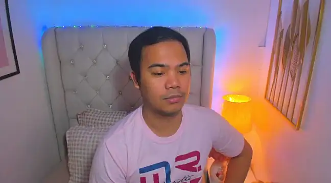 Snapshot of AsianZero chatting on 03.18.25 AsianZero online show from 03.18.25