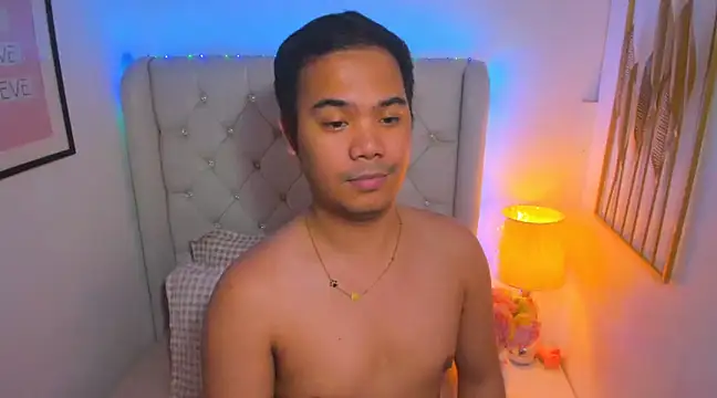 Snapshot of AsianZero chatting on 03.18.25 AsianZero online show from 03.18.25