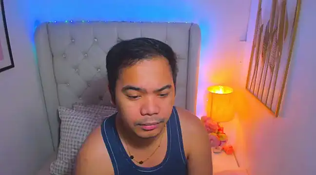 Snapshot of AsianZero chatting on 03.20.25 AsianZero online show from 03.20.25