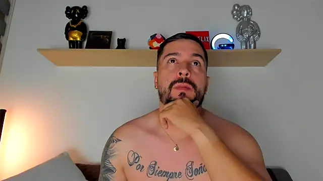 camilo restrepo21 online show from 02.01.25