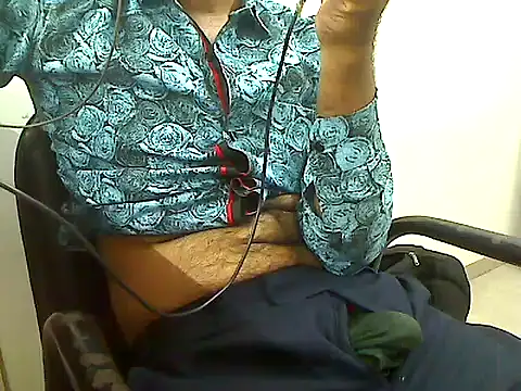 Snapshot of lltstr52 chatting on 05.08.26 lltstr52 online show from 05.08.26