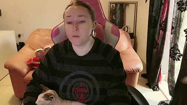 Snapshot of kisicaxx chatting on 02.09.25 kisicaxx online show from 02.09.25