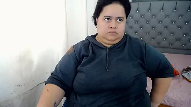 Snapshot of hotlesby4uxxx chatting on 12.05.24 hotlesby4uxxx online show from 12.05.24