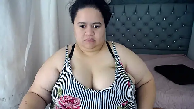 Snapshot of hotlesby4uxxx chatting on 12.16.24 hotlesby4uxxx online show from 12.16.24