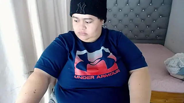 Snapshot of hotlesby4uxxx chatting on 12.21.24 hotlesby4uxxx online show from 12.21.24