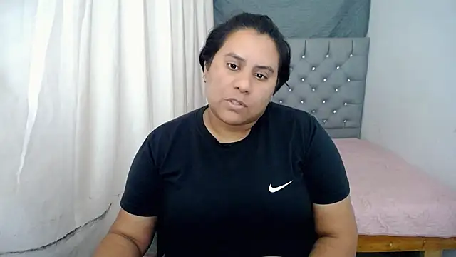 Snapshot of hotlesby4uxxx chatting on 12.30.24 hotlesby4uxxx online show from 12.30.24