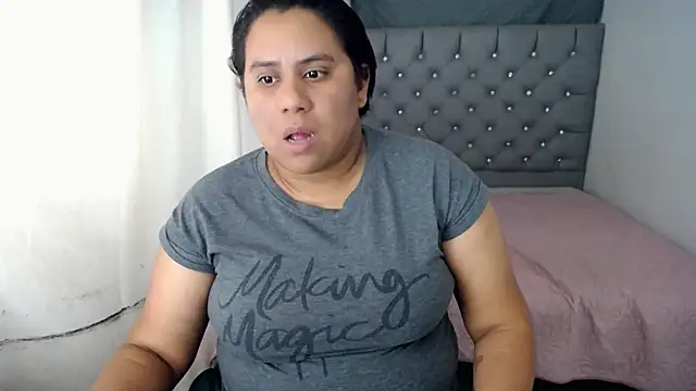 Snapshot of hotlesby4uxxx chatting on 01.07.25 hotlesby4uxxx online show from 01.07.25