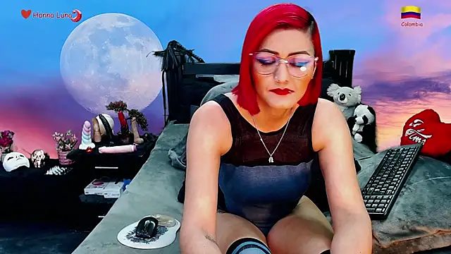 Snapshot of Hanna_Luna chatting on 12.17.24 Hanna Luna online show from 12.17.24