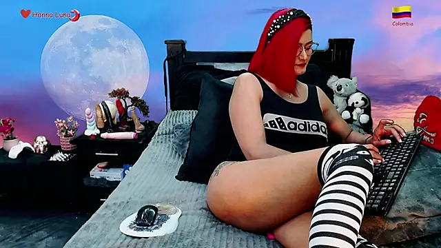 Snapshot of Hanna_Luna chatting on 09.25.25 Hanna Luna online show from 09.25.25