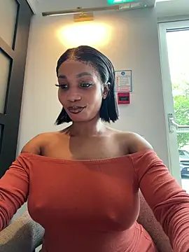 Snapshot of __Nessa__ chatting on 05.29.26 Nessa online show from 05.29.26