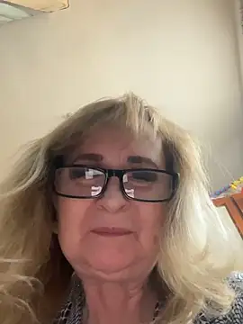 Snapshot of Irina2909@xh chatting on 03.15.26 Irina2909xh online show from 03.15.26