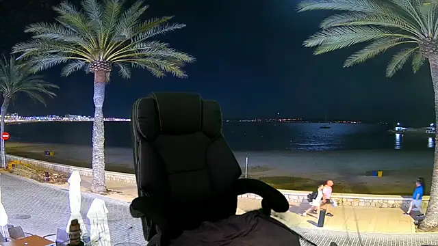 Snapshot of madriano chatting on 05.28.26 madriano online show from 05.28.26