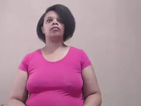 Snapshot of Lustfuleyez chatting on 12.17.24 Lustfuleyez online show from 12.17.24