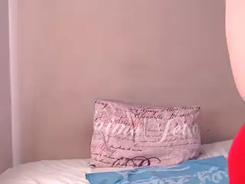 Snapshot of Lustfuleyez chatting on 02.14.25 Lustfuleyez online show from 02.14.25