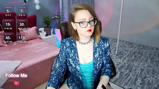 Snapshot of AngelaWhiti chatting on 12.15.24 AngelaWhiti online show from 12.15.24