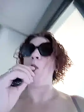 Snapshot of jennylovence chatting on 09.15.25 jennylovence online show from 09.15.25