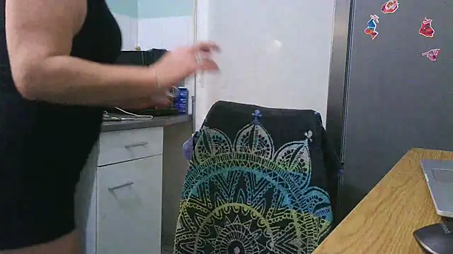 Snapshot of jennylovence chatting on 09.29.25 jennylovence online show from 09.29.25