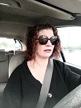 Snapshot of jennylovence chatting on 11.20.25 jennylovence online show from 11.20.25