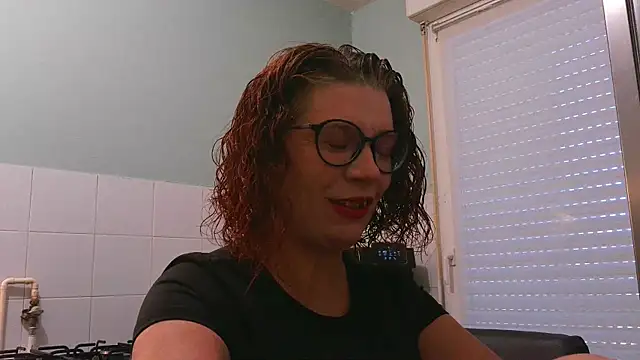 Snapshot of jennylovence chatting on 11.26.25 jennylovence online show from 11.26.25