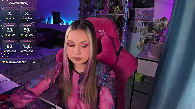 ChloeKohaku online show from 12.17.24