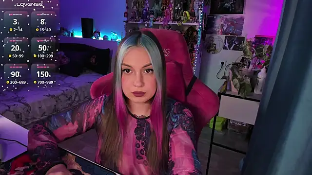 ChloeKohaku online show from 01.13.25