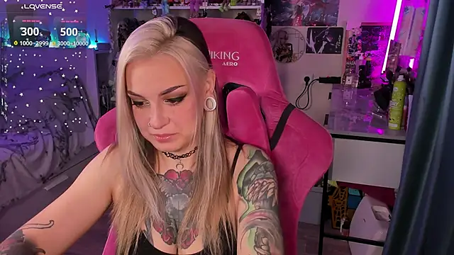 ChloeKohaku online show from 10.19.25