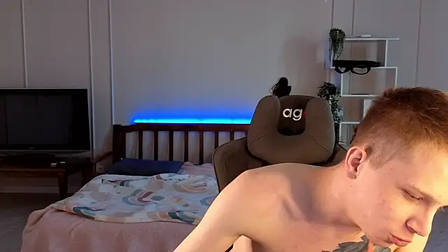 Snapshot of arlekincrop chatting on 09.29.25 arlekincrop online show from 09.29.25