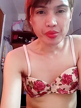 QueenSoreal online show from 02.16.25