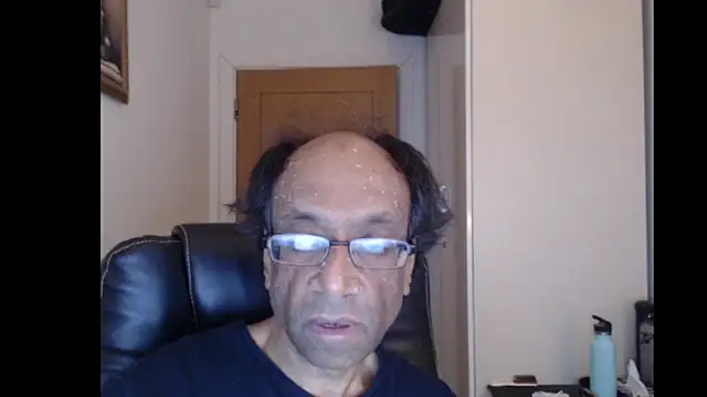 Snapshot of rauncher1 chatting on 06.12.26 rauncher1 online show from 06.12.26