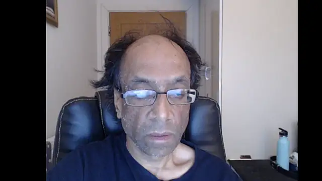 Snapshot of rauncher1 chatting on 06.18.26 rauncher1 online show from 06.18.26