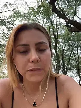 Snapshot of Brittanyrosexx chatting on 03.15.25 Brittanyrosexx online show from 03.15.25