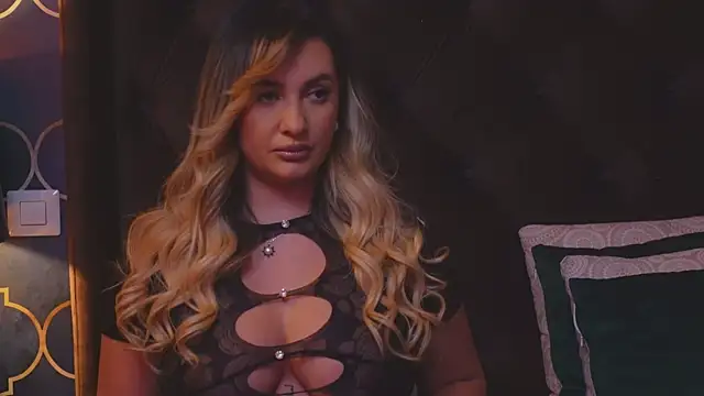 YaaraCollins online show from 12.11.24