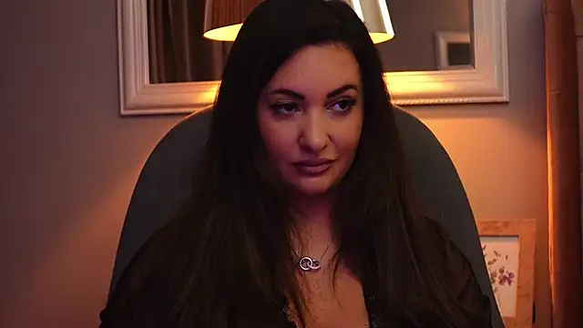 YaaraCollins online show from 10.25.25