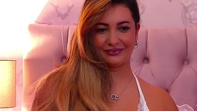 YaaraCollins online show from 12.13.25