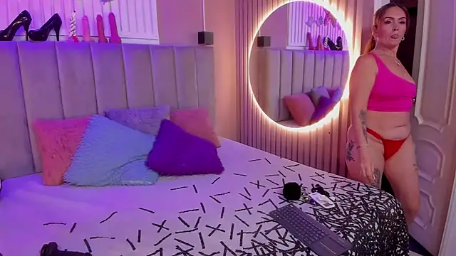 Snapshot of chantall1375 chatting on 02.01.26 chantall1375 online show from 02.01.26