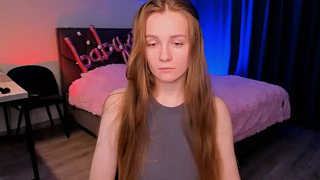 SweetMilkis online show from 02.15.25