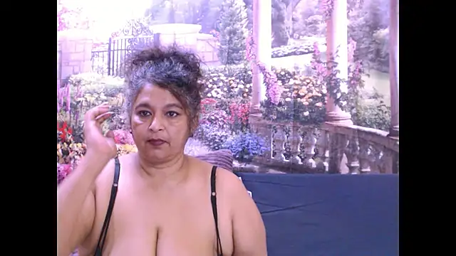 Snapshot of indianstar75 chatting on 02.25.25 indianstar75 online show from 02.25.25