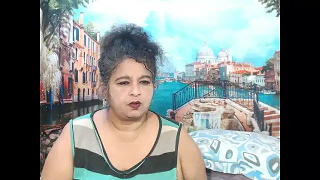 Snapshot of indianstar75 chatting on 10.10.25 indianstar75 online show from 10.10.25