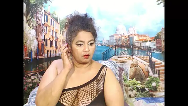 Snapshot of indianstar75 chatting on 10.22.25 indianstar75 online show from 10.22.25