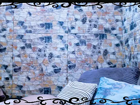 Snapshot of indianstar75 chatting on 11.18.25 indianstar75 online show from 11.18.25