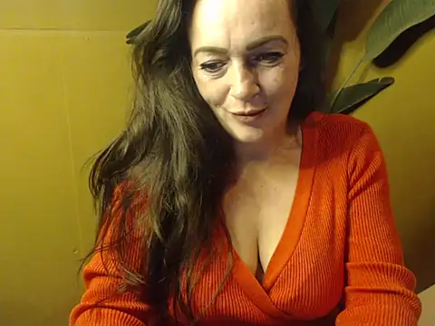 Snapshot of cloe85nl chatting on 12.27.24 cloe85nl online show from 12.27.24