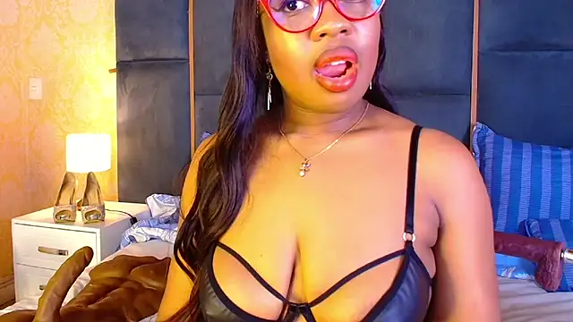 CaseyMoon online show from 12.05.25